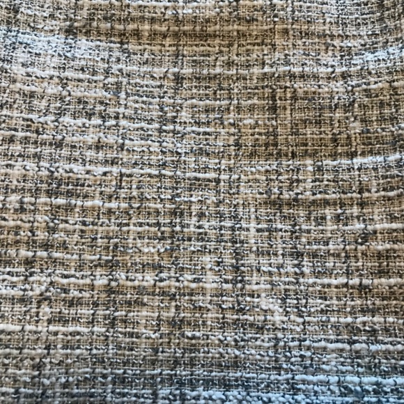 Beautiful Calvin Klein black, gray, black & white lined tweed midi skirt (12) - Picture 13 of 15